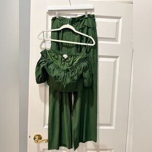 Le Lis Collection Green Two-Piece Set | Crop Top & Wide-Leg Pants | Size M